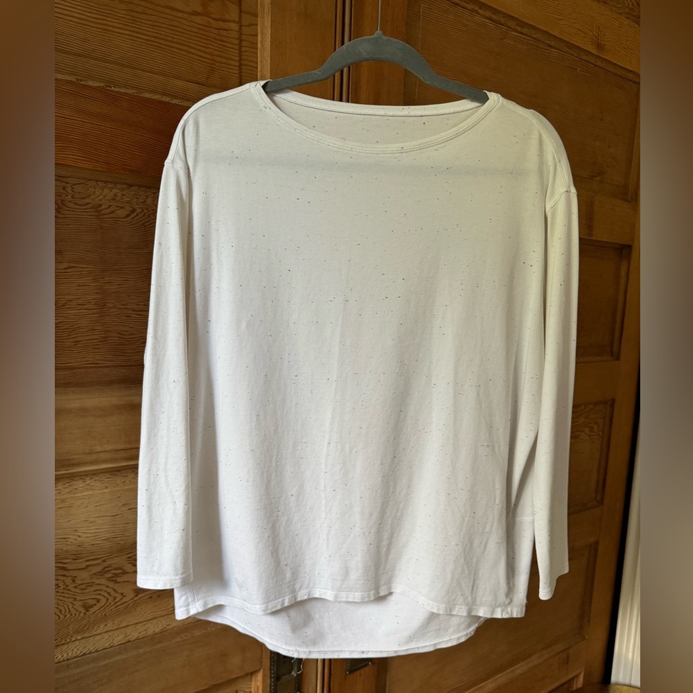Lululemon relaxed fit long sleeve top, size 6.